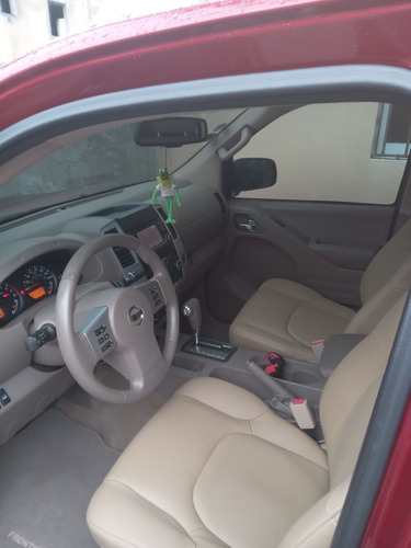 Nissan Frontier Color Rojo Vino 2015 Sv