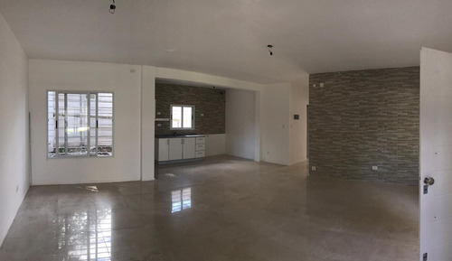 Casa En Complejo Privado En Adrogue Con Cochera Cubierta