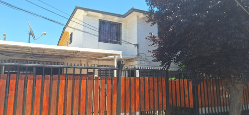 Casa En Muy Buen Estado A Sólo 2 Cuadras Metro Laguna Sur