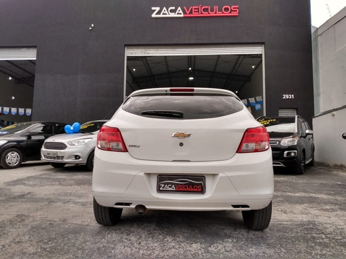 Imagem 5 de 12 de Chevrolet Onix 2018 Branco