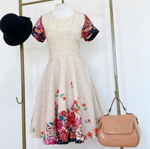Imagem 7 de 8 de Vestido Midi Rodado Com Manga Bege Floral