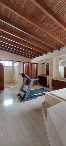 Imagen 13 de 24 de Venta Casa 820 M2 4h/4b/4p Altamira