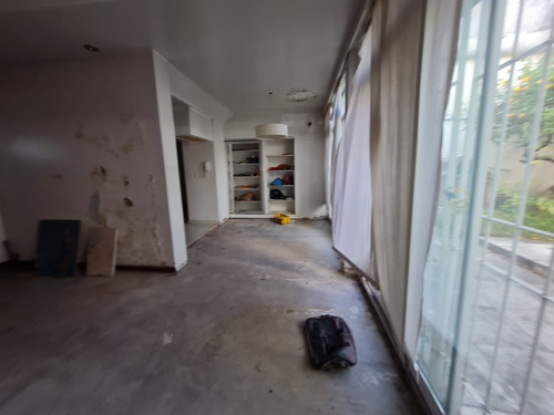 Imagen 9 de 26 de Floresta , Miramar 4200, Casa De 4 Ambientes Para Refaccionar 165 M2 Cub. Fondo Atras