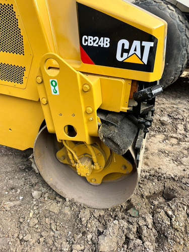 Compactador Cat Cb24b Año 2014 Diesel