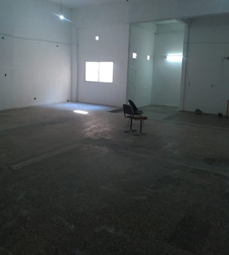 Galpon, Taller Al Fondo En Pablo Podesta. 10 X 12 Mts. Aceeso Independiente Por Pasillo, Ancho 1 Mt.