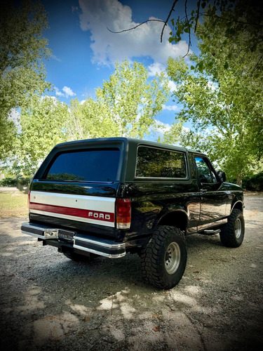 Ford Bronco V8