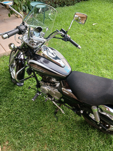 Moto Bajaj Avenger 220,