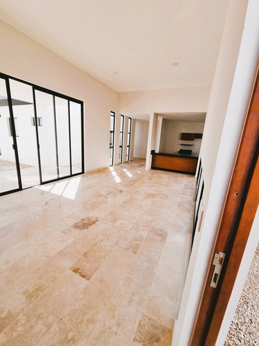 Casa De Una Planta, 3 Recámaras Y Piscina En Venta En Chacté Residencial, Dzitya