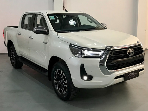 Imagen 8 de 22 de Toyota Hilux 2.8 Srx Srv Dx Sr 4x2 4x4 At Mt Amarok V6