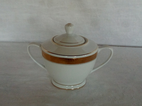 Imagen 7 de 9 de Vajilla China Con Borde Dorado Para Postre.