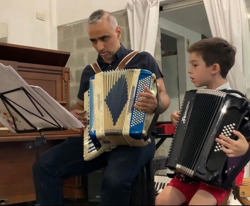 Imagen 10 de 12 de Clases De Piano/teclado.acordeón A Piano.caballito/pra.junta