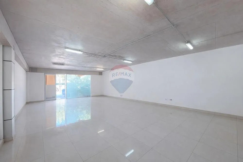 Propiedad Comercial Av. Tobalaba