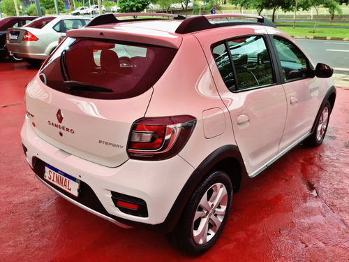 Imagem 4 de 15 de Renault Sandero 1.6 Stepway 8v Flex 4p Automatizado