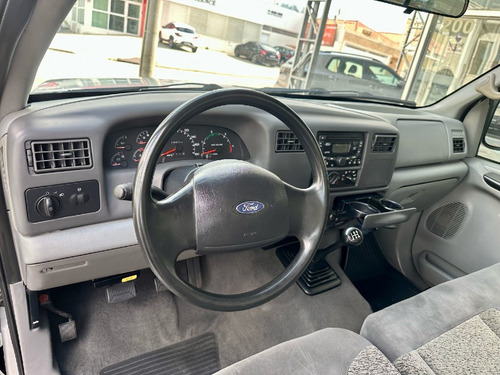 Ford F-250 4.2 XLT 4X2 CS TURBO INTERCOOLER DIESEL 2P MANUAL