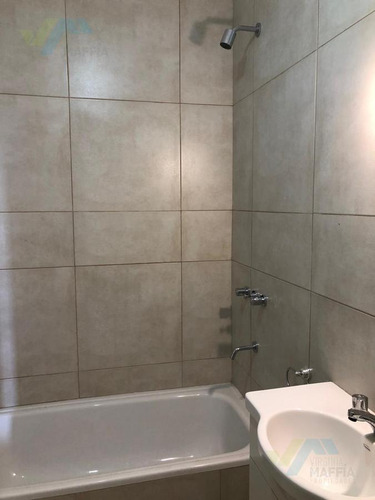 Casa Con Pileta De Construccion Tradicional - San Ramon Pilar Del Este