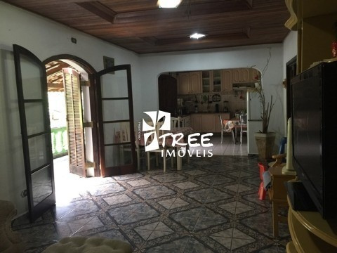 Chácara A Venda Com 6.800 M² Possui 3 Casas No Mesmo Terreno Sendo A Principal Com 3 Quartos (2 Suítes, Hidro) Um Dos Quartos Com Acesso Individual Co - Ch00061 - 4454499