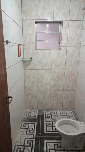 Imovel Com 4 Casas De 3 Cômodos Banheiro Quintal E Garagem