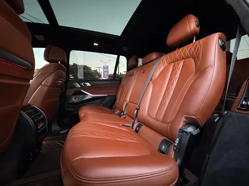BMW X7 4.4 V8 M60I