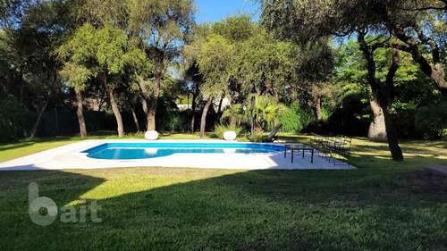 Imagen 17 de 29 de Venta Casa En Lomas De La Carolina Con 4 Dormitorios Y 5 Baños, Impecable!!!