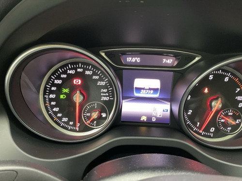 Imagen 15 de 25 de Mercedes Benz Gla 200 1.6 Turbo Urban