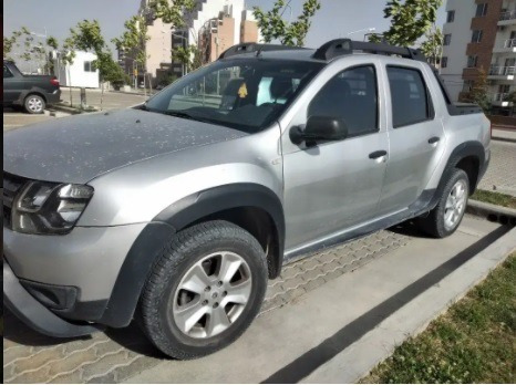 Imagen 8 de 15 de Duster Oroch 2.0 Outsider Plus 4x2 Sin Detalles La Mejor