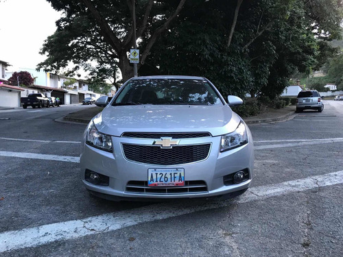 Imagen 2 de 13 de Chevrolet Cruze Lt