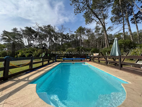 Oportunidad Casa En Venta En Playa Mansa A Metros Del Mar, Punta Del Este.