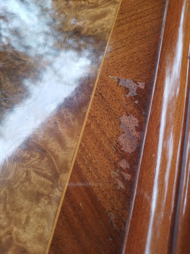 Antigua Mesa De Madera Tallada Con Ruedas De Bronce,m Buena! (Usado)