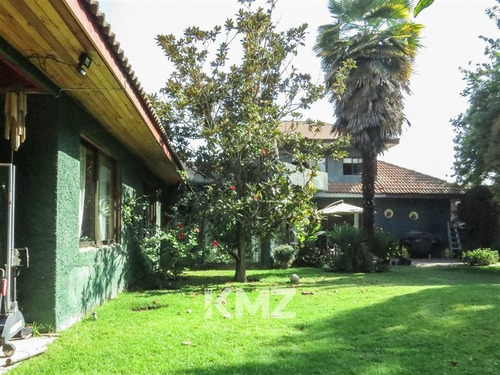 Casa En Venta De 4 Dorm. En La Reina