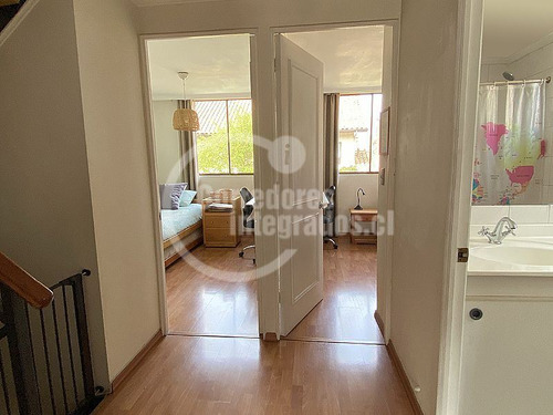Casa En Arriendo De 4 Dorm. En Vitacura