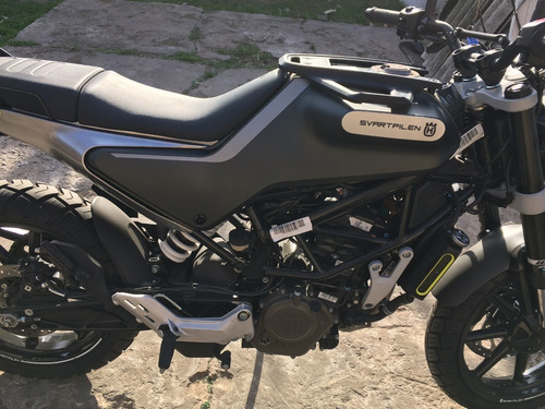 Imagen 8 de 16 de Husqvarna Svartpilen 200