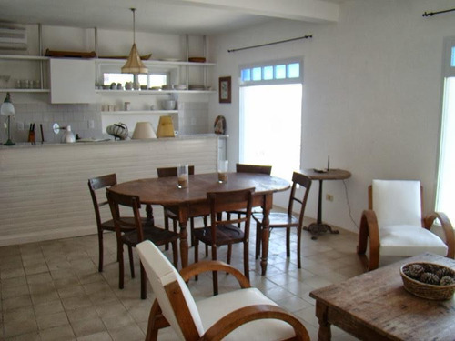 La Aduana Baja