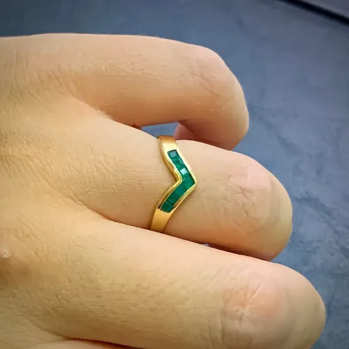 Anillo Pico Oro 18k Esmeraldas T18