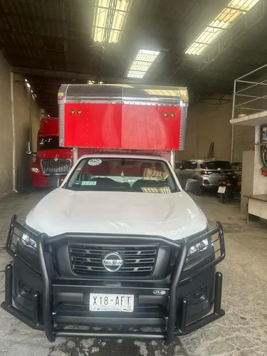 Nissan NP300 2.5 Estacas Dh Aa Mt