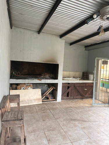 Casa En Venta En Pueblo Esther Con Jardin Y Pileta
