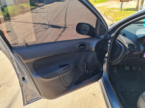 Imagen 8 de 14 de Peugeot 207 2009 1.4 Xr