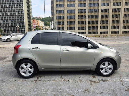 Imagen 4 de 14 de Toyota Yaris 2007 4x2 Sincrónico