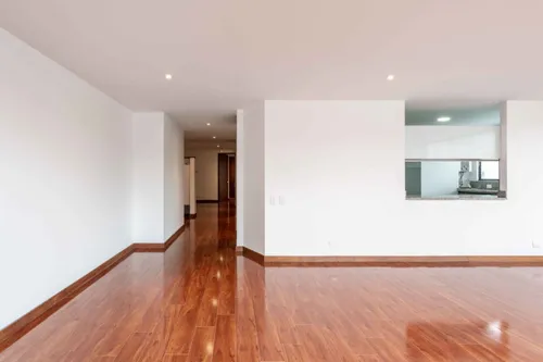 Apartamento En Venta En Chicó Navarra. Cod V7943
