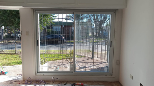 Reparacion De Mosquiteros, Arreglos De Ventana, Colocacion