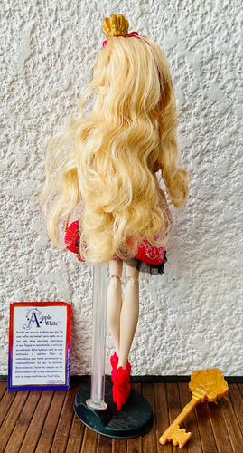 Muñeca Ever After Apple White Hija De Blancanieves (Usado)