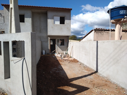 Imagem 1 de 12 de Casa Em Fase De Acabamento A Venda!!