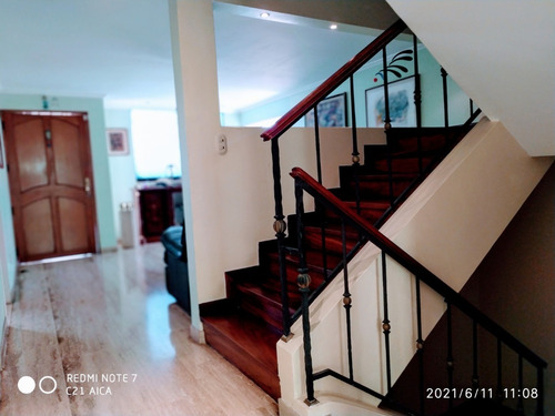 Imagen 4 de 25 de Qta En Venta Calle Cerrada Con Garita Y Portón Electrico. Los Naranjos Del Hatillo
