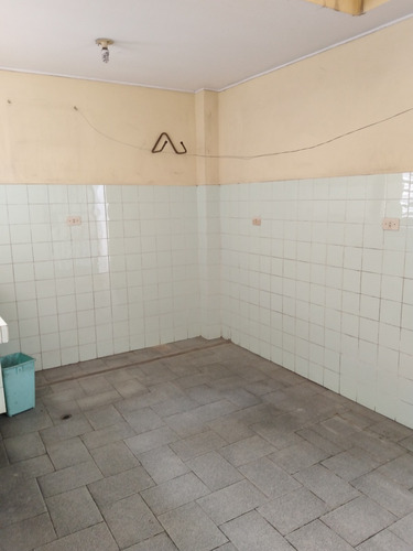 Casa Bien Ubicada 3 Pisos C/ Aires P/2 Pisos