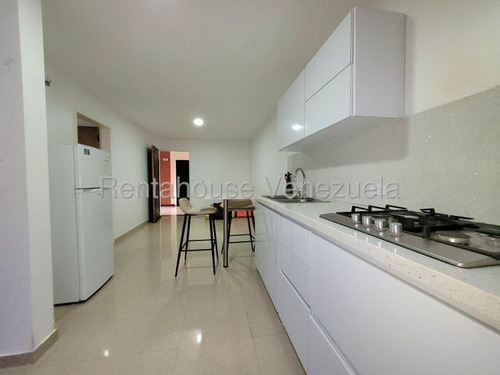 Yoselin Cabesas Vende Apartamento En Ciudad Roca, Yc 25-23837