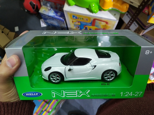 Imagen 2 de 6 de Alfa 4c Auto Coleccion Metal Welly Escla1/24 La Plata