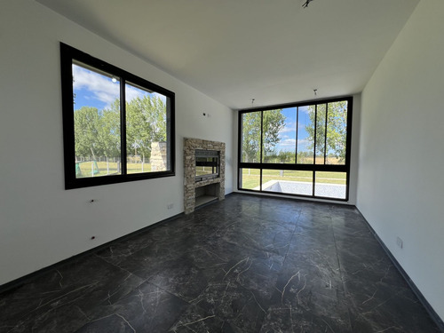 Venta Casa 5 Ambientes A Estrenar En La Magdalena, Canning