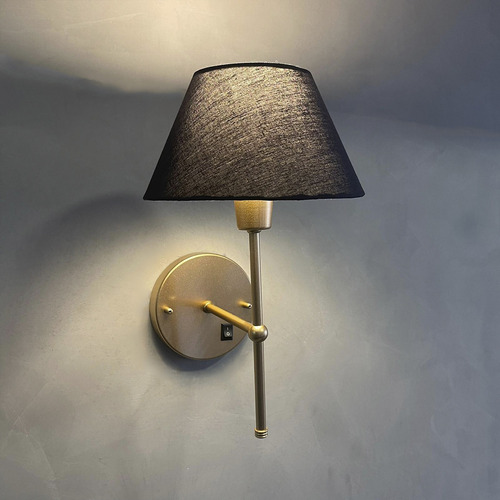 Arandela Parede Colonial Com Interruptor Na Base E Cupula Estrutura Dourado Com Preto 127/220v