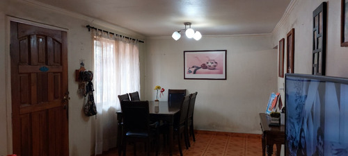 Casa 2d, 1b Con Antejardín Y Amplio Patio