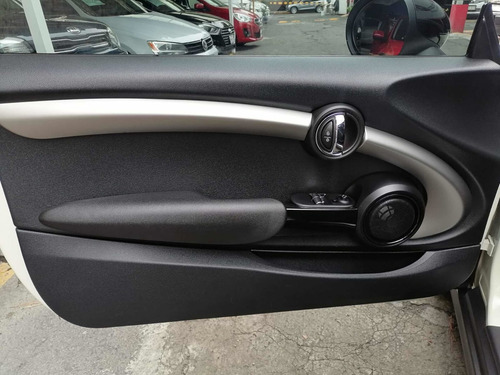 Imagen 8 de 15 de Mini Cooper 1.5 Pepper Aut Ac 2015