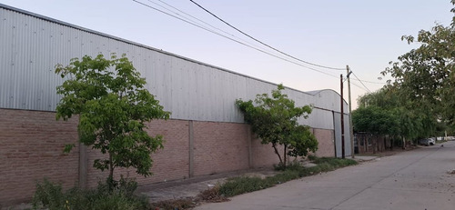 Alquiler - Galpon De 600m² En Barrio Santa Lucia